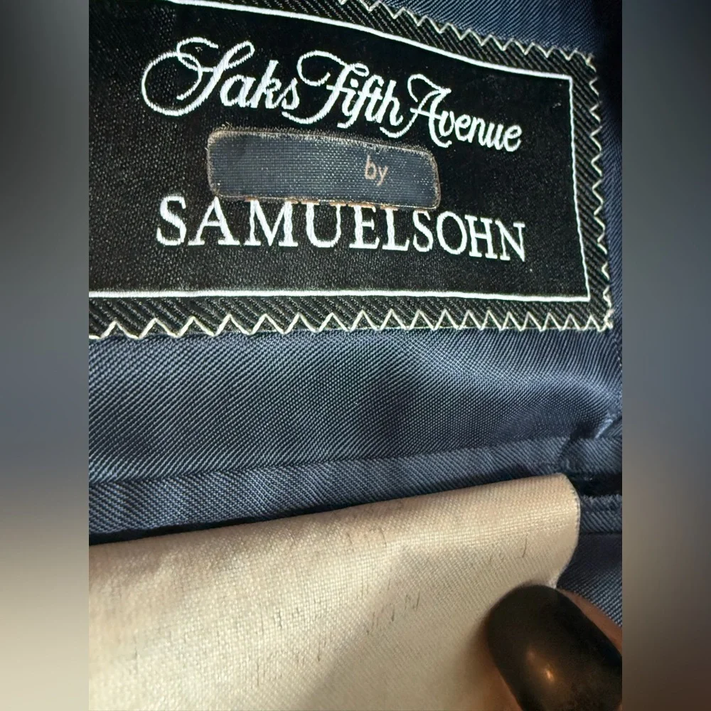 Samuelsohn. Midnight Blue Wool Blazer. Size 42 Long.